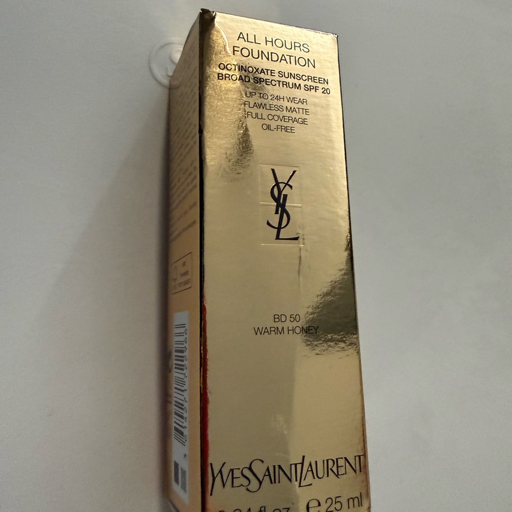 Yves Saint Laurent All Hours Foundation - Warm Beige - Picture 2 of 5